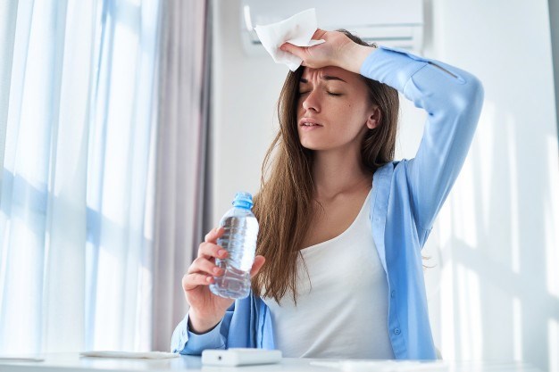 7 Signs of Severe Dehydration and How to Treat It